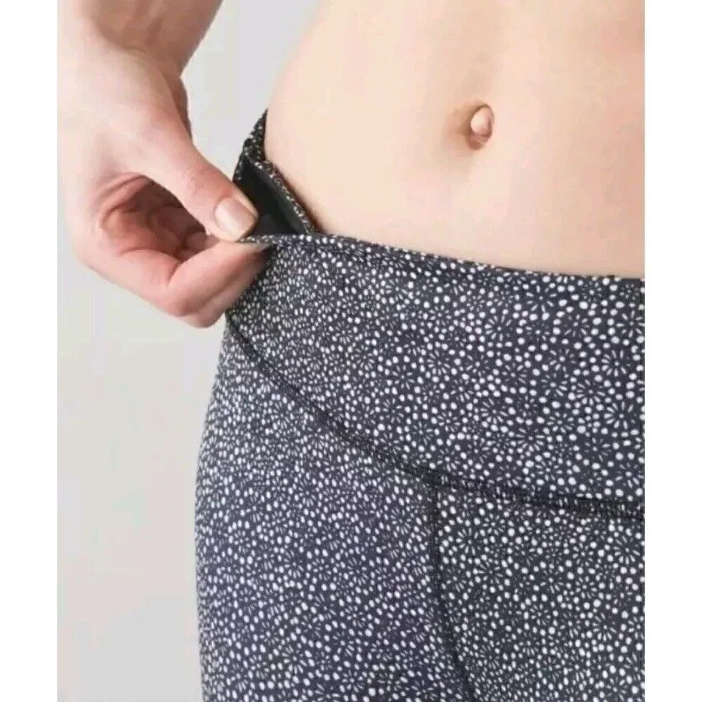 Lululemon Pace Rival Crop Freckle Flower Black White Leggings Size 2